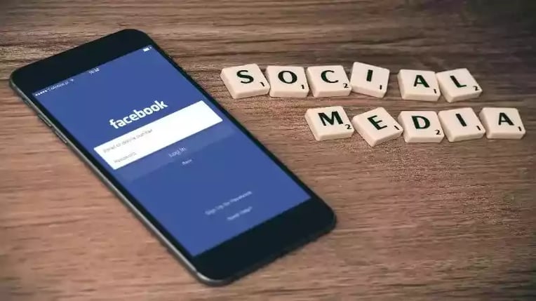 ¿Es gratuito el marketing en redes sociales?